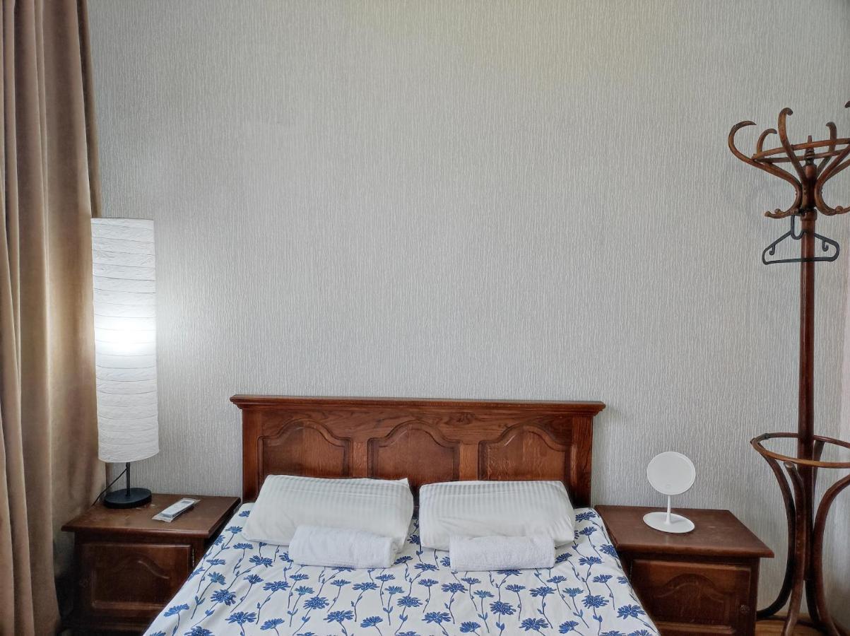 Friendly Guest House Kutaisi Bagian luar foto