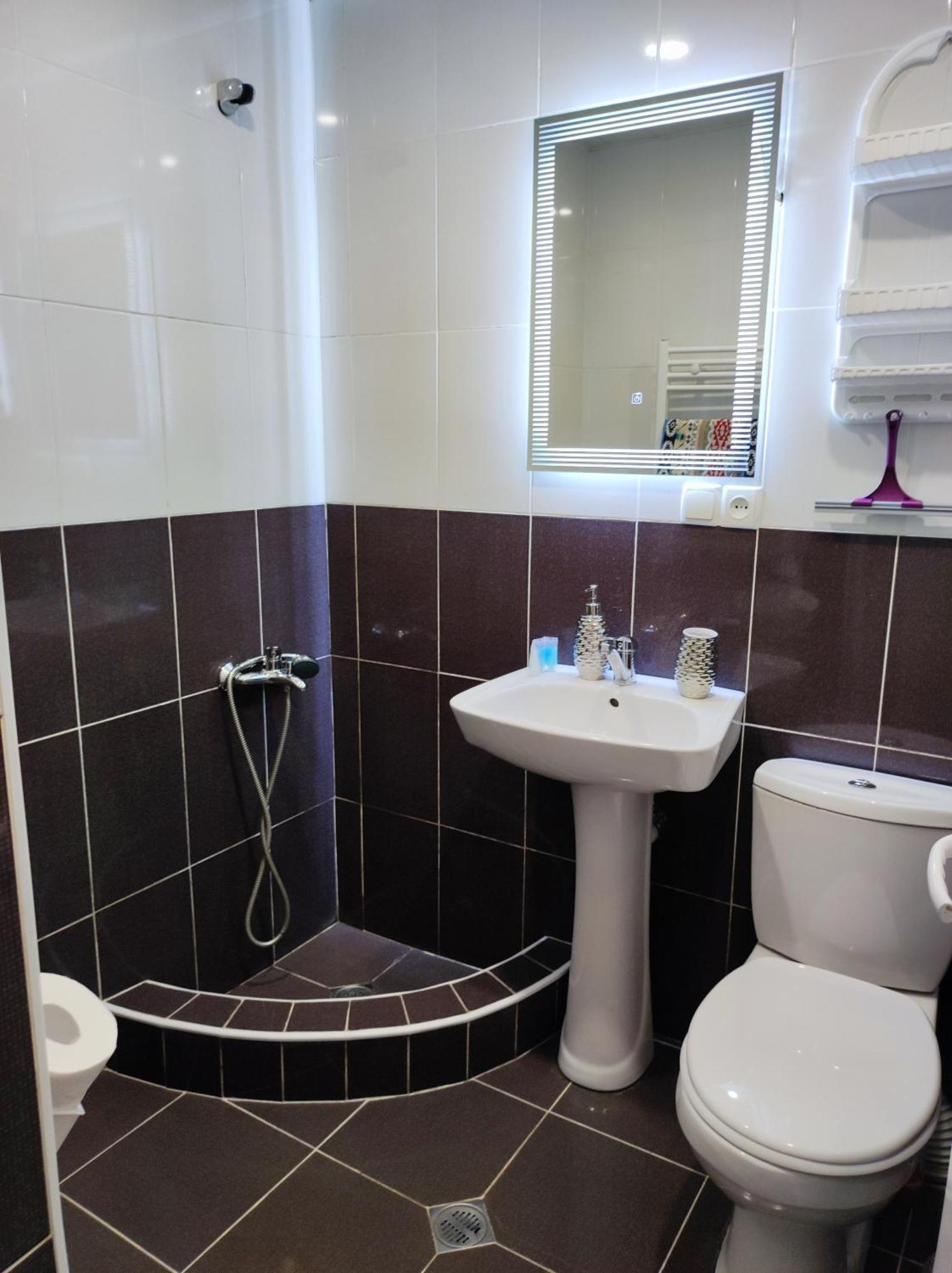 Friendly Guest House Kutaisi Ruang foto
