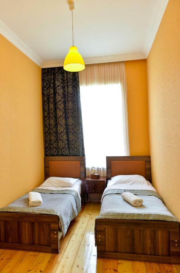 Friendly Guest House Kutaisi Bagian luar foto